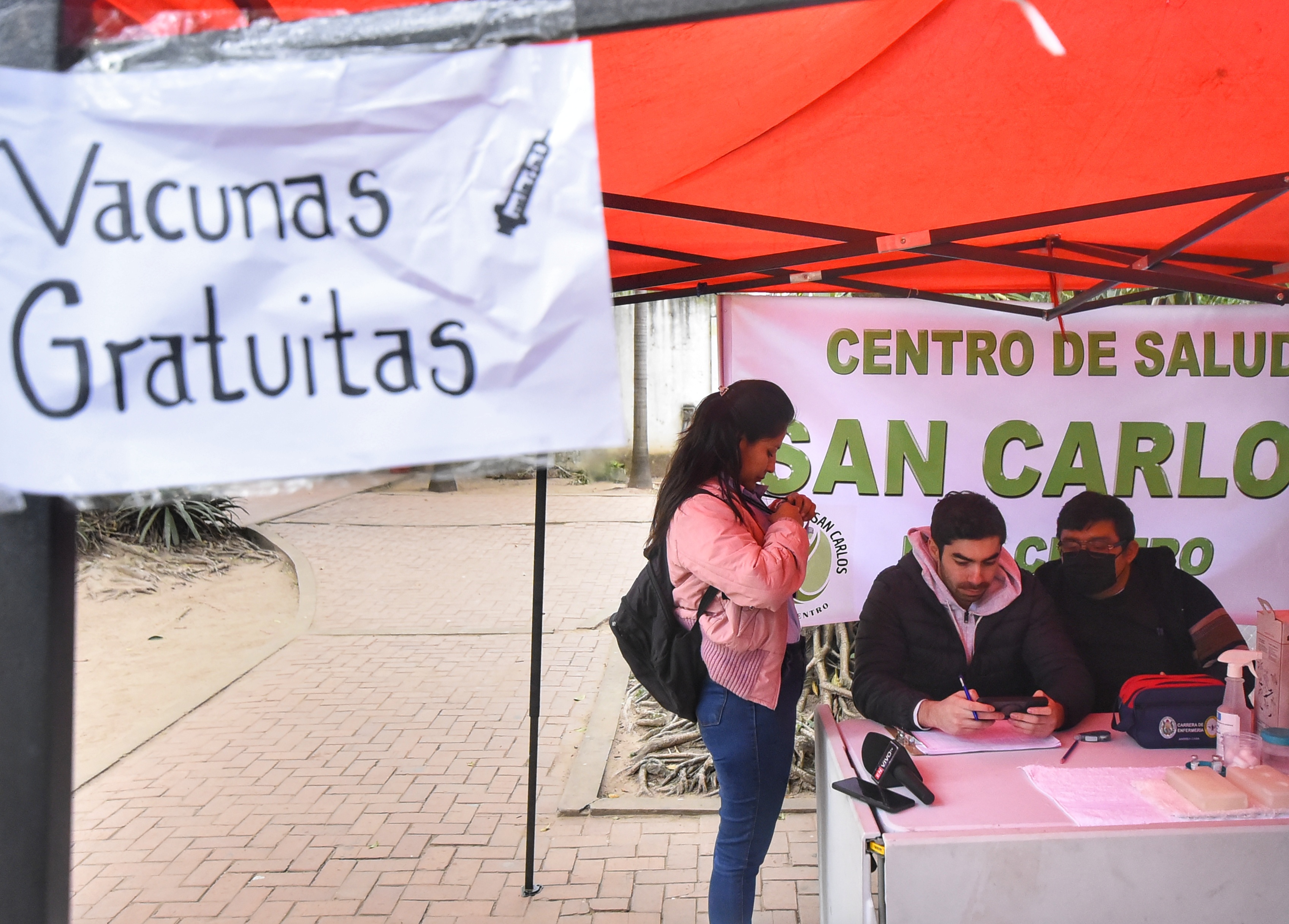 Alcaldía cruceña refuerza vacunación contra la influenza con punto fijo en el Zoológico Municipal